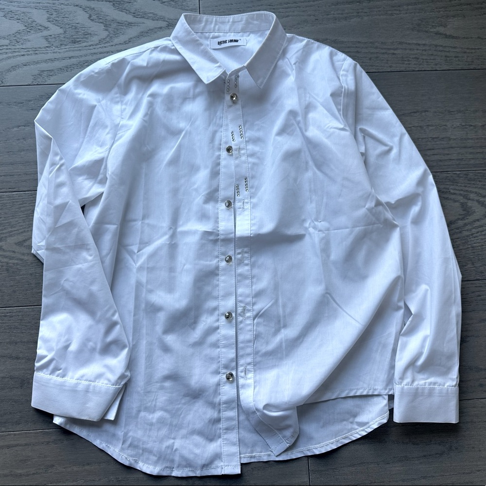 White dress shirt